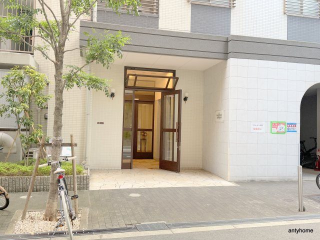 アーデンタワー新町　仲介手数料無料のエントランス