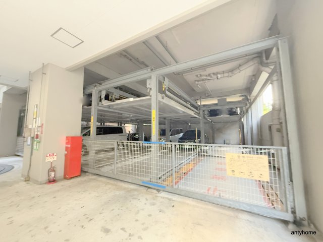 アーデンタワー新町　仲介手数料無料の駐車場