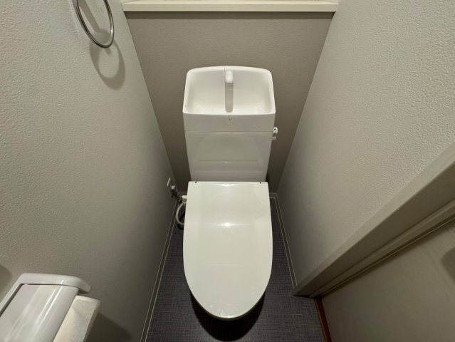 豊中市中桜塚１丁目の賃貸マンションのトイレ