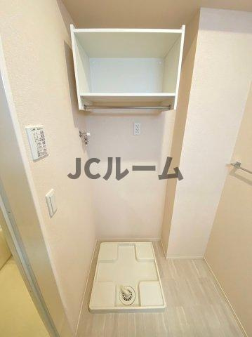 キャトルフィーユの玄関|反転タイプの部屋の写真です