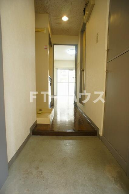 スーペリア津田沼の玄関