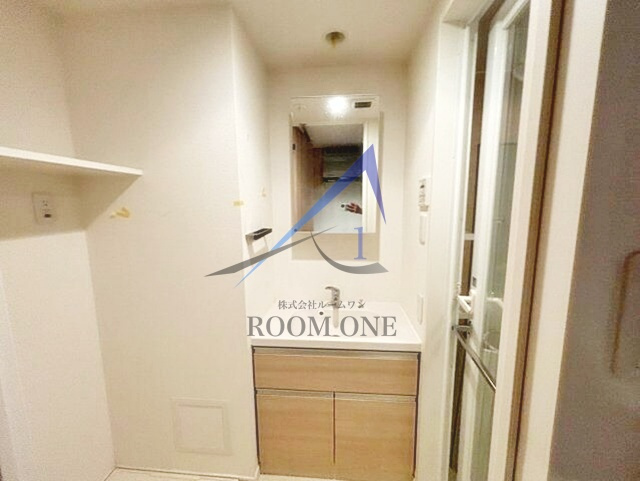 ＳＹＦＯＲＭＥ　ＮＩＳＨＩ－ＳＨＩＮＪＵＫＵ－５ＣＨＯＭＥの洗面所|洗面台です。