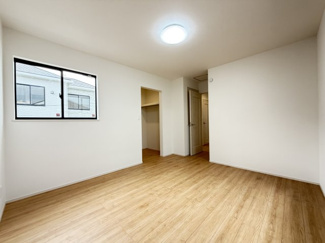 【洋室】 | 与那原町与那原（全4棟）B号棟 | B号棟　洋室7.5帖＋WIC＋収納付き♪