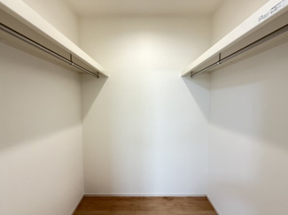 【収納】 | 与那原町与那原（全4棟）B号棟 | B号棟　洋室7.5帖＋WIC＋収納付き♪