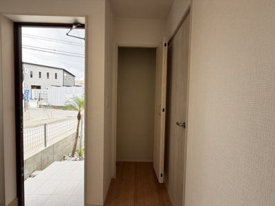 【収納】 | 与那原町与那原（全4棟）B号棟 | B号棟　玄関ホール収納付き♪