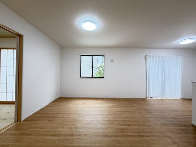 【居間・リビング】 | 与那原町与那原（全4棟）B号棟 | B号棟　LDK16帖♪