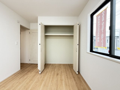 【収納】 | 与那原町与那原（全4棟）B号棟 | B号棟　洋室5.25帖＋CL付き♪