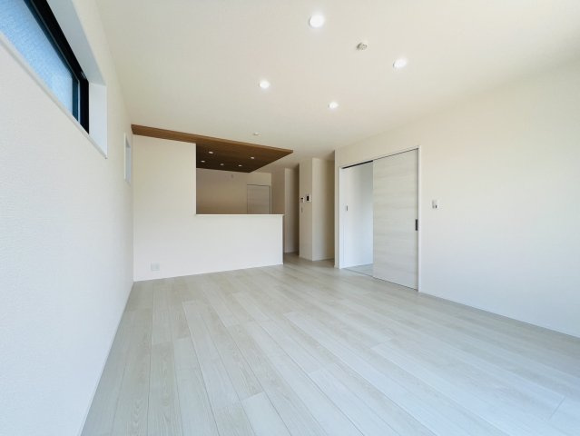 碧南市棚尾本町四丁目３番『仲介手数料無料』新築一戸建て・建売の居間・リビング