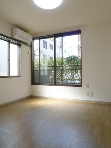 ☆２面採光の角部屋です☆