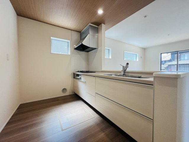 碧南市棚尾本町四丁目３番『仲介手数料無料』新築一戸建て・建売のキッチン