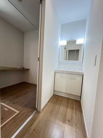 【洗面所】 | 糟屋郡粕屋町酒殿2丁目1期・平屋　2号棟（全2棟）【仲介手数料無料・0円】 | 現地写真。