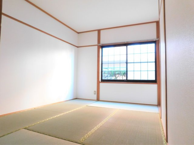 メモリー吉浦の和室|落ち着いた雰囲気の和室付きです