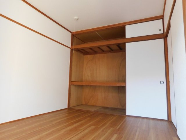 メモリー吉浦の収納|ちょっとした収納スペースも充実しています