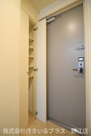 MODENAの玄関