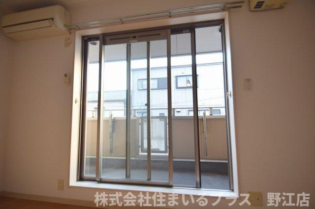 MODENAの内装