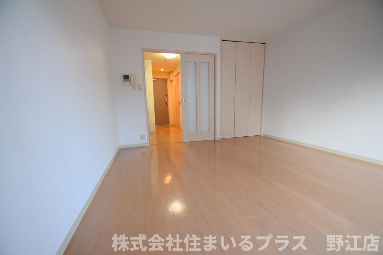 MODENAの居間・リビング