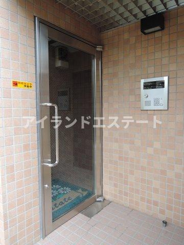 エステート　駅近　オートロック　角部屋のエントランス