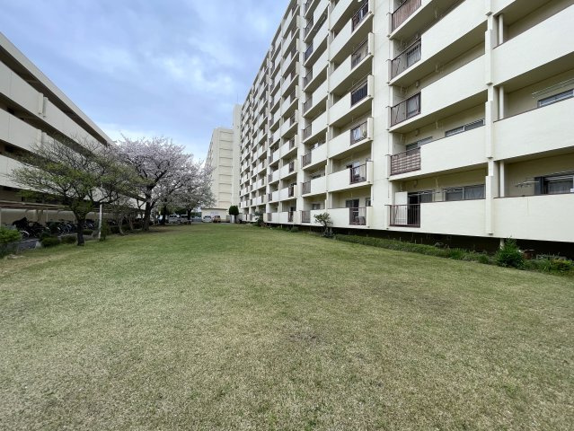 知ってか知らずか。この物件の取引件数ある会社で契約をおススメします。団地とは言え、トータルバランスあるこの物件。横浜の団地ナンバーワンの人気！な、【上星川団地２号棟】リノベーション