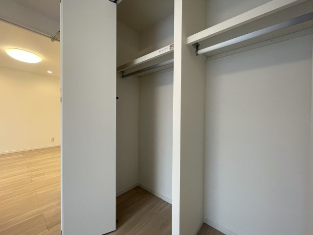 知ってか知らずか。この物件の取引件数ある会社で契約をおススメします。団地とは言え、トータルバランスあるこの物件。横浜の団地ナンバーワンの人気！な、【上星川団地２号棟】リノベーションの収納|収納豊富です