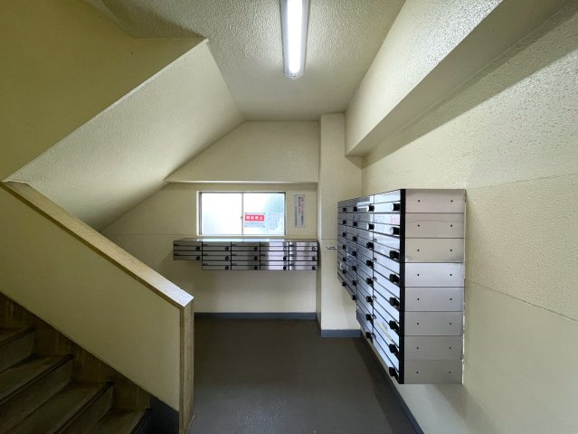 知ってか知らずか。この物件の取引件数ある会社で契約をおススメします。団地とは言え、トータルバランスあるこの物件。横浜の団地ナンバーワンの人気！な、【上星川団地２号棟】リノベーションのその他共用部分