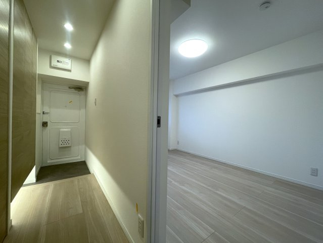 知ってか知らずか。この物件の取引件数ある会社で契約をおススメします。団地とは言え、トータルバランスあるこの物件。横浜の団地ナンバーワンの人気！な、【上星川団地２号棟】リノベーションの洋室|きれいな洋室です