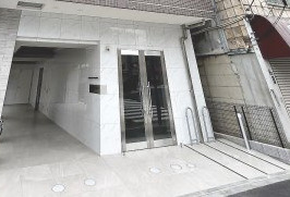 スカイラトゥール蔵前のエントランス