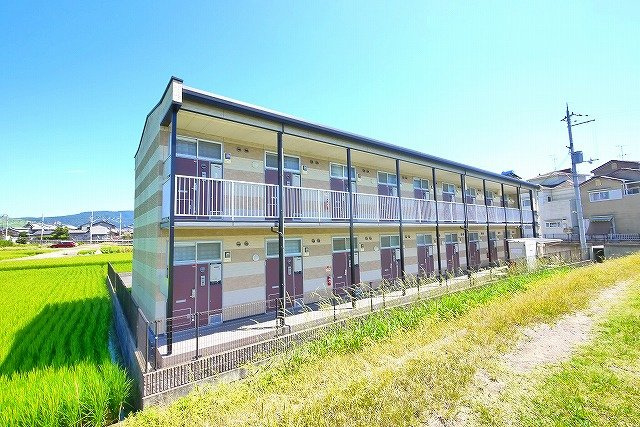 レオパレスエザーンスⅡの外観|外観もきれいです
