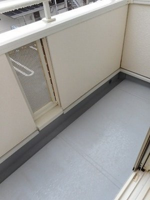 パイン　ヒルのバルコニー|外からの目が気にならないバルコニーで洗濯物が干せます