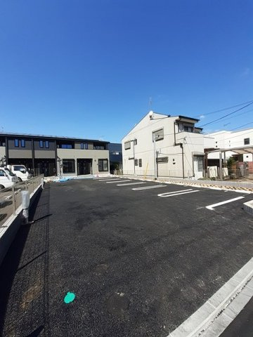 ソレイユ・ファミールⅢの駐車場|駐車場完備です