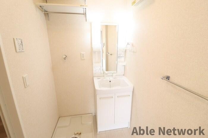 フランシーズの洗面所|忙しい朝には欠かせない洗面所です