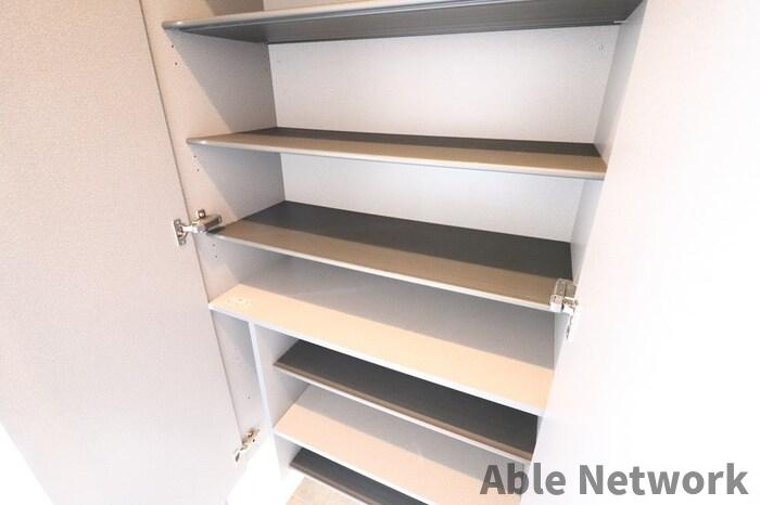 フランシーズの収納|シューズボックス付き