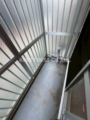 北通ハイツのバルコニー|外からの目が気にならないバルコニーで洗濯物が干せます