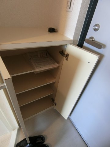 コスモハイム元住吉の収納|他のお部屋の参考写真となります。