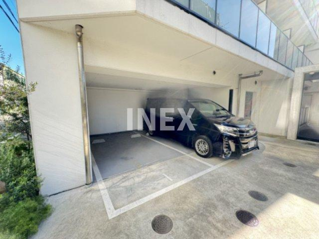 スカイホームの駐車場