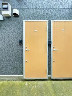 【ロビー】 | サークルハウス東池袋 | 室内洗濯機置き場　窓付き！ 