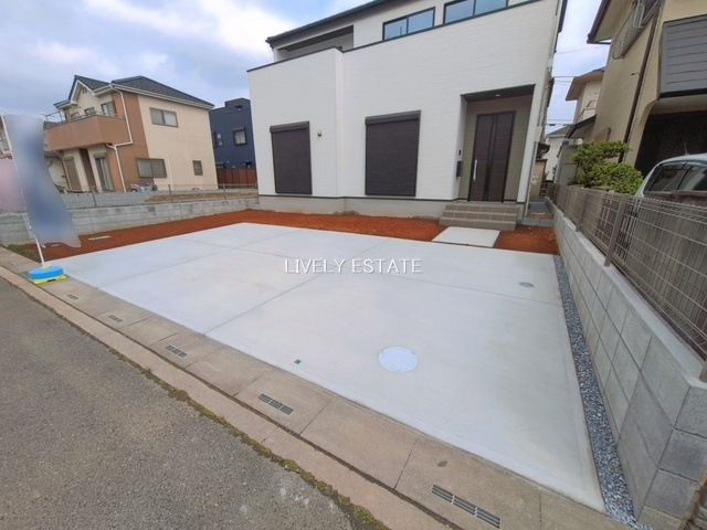 越谷市弥栄町1丁目 新築分譲住宅の駐車場