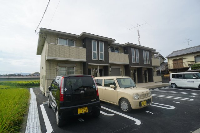 奈良市宝来３丁目のアパート