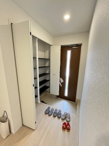 【玄関】 | 糟屋郡志免町桜丘3丁目第7・平屋　1号棟（全1棟）【仲介手数料無料・0円】 | 現地写真。
