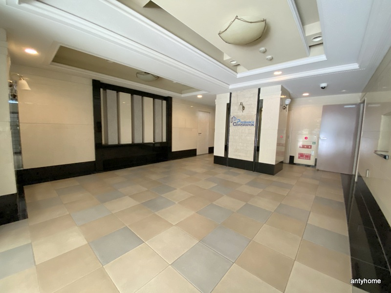 プレサンス本町リアルシティ　仲介手数料無料のロビー