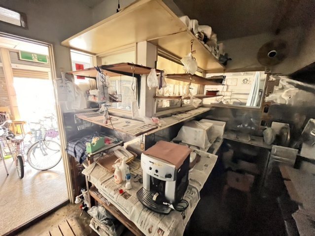 東新町3丁目貸店舗の内装