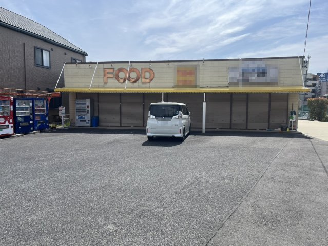 東新町3丁目貸店舗の駐車場