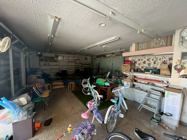 東新町3丁目貸店舗の内装