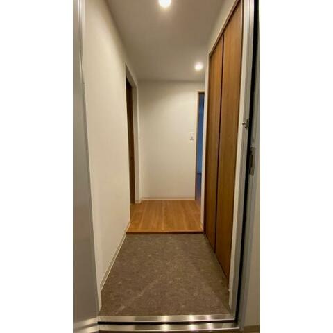 横浜市瀬谷区中央の賃貸マンションの玄関