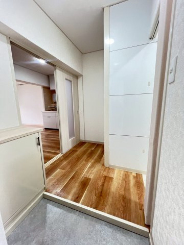 武庫川ハイツの玄関