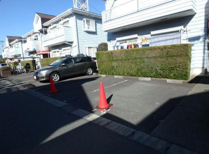 エスポワール参番館の駐車場
