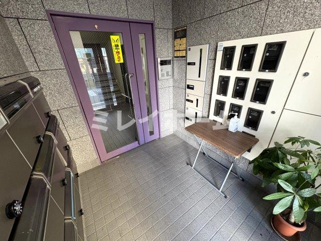 CSハウスのエントランス