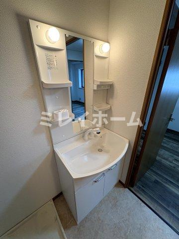 CSハウスの独立洗面台