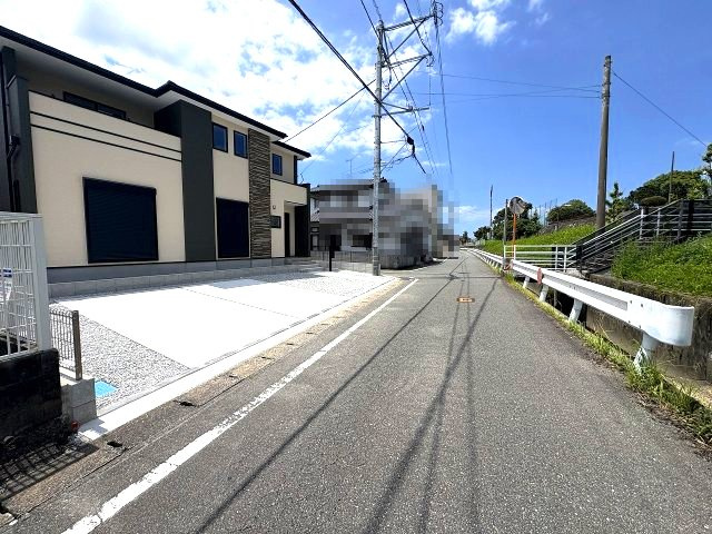 【その他】 | 糟屋郡志免町志免1丁目5期　1号棟（全1棟）【仲介手数料無料・0円】 | 現地写真。前面道路です。