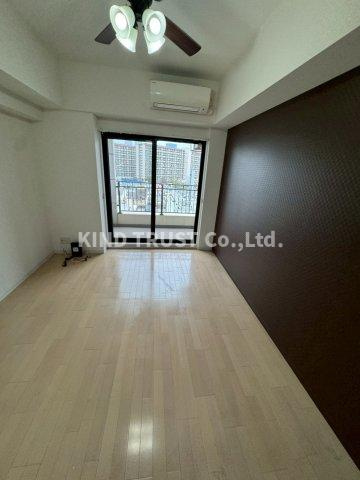 LUXE都島Ⅲの居間・リビング|こちらの居間で趣味の時間をお楽しみください