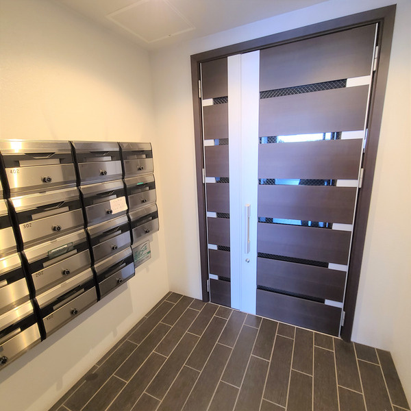 K.A.リリーマンションのエントランス